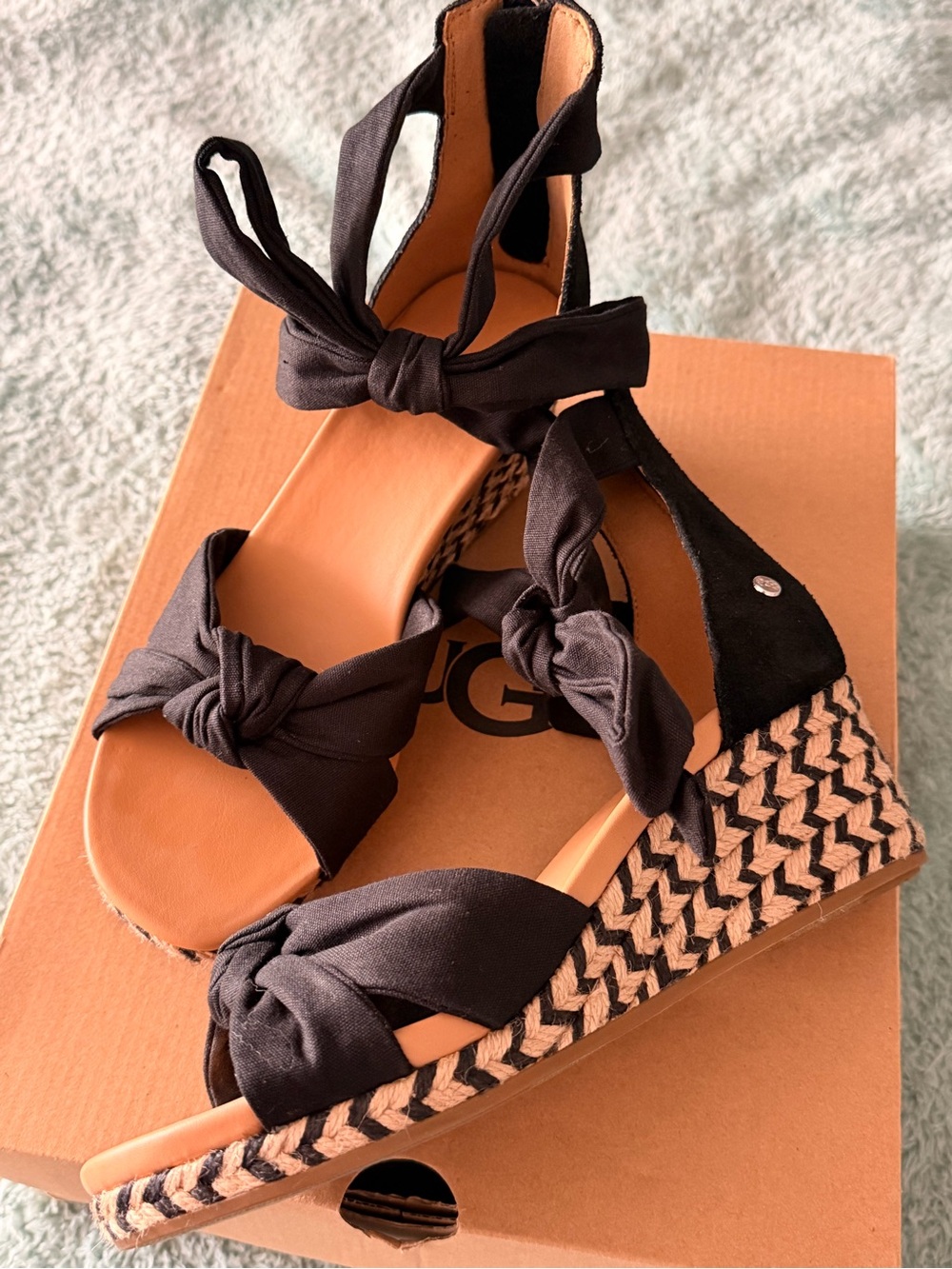 UGG Yarrow Black Knotted Wedge Espadrille Sandals size 8‎ #470